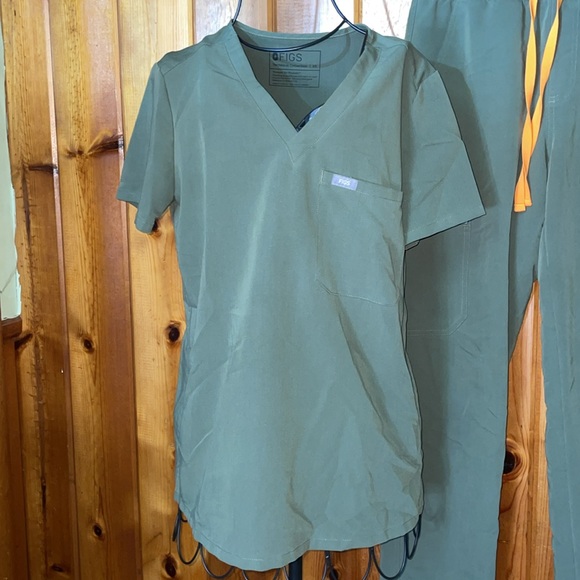 Moss green figs scrub set size XS/S nursing doctor scrub set straight leg pants - Picture 8 of 14